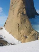 Erste Kletterversuche am Fuße des Holtanna Südpfeilers