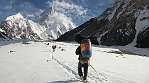 Auf dem Godwin-Austen-Gletscher zwei Stunden vor dem K2-Basislager